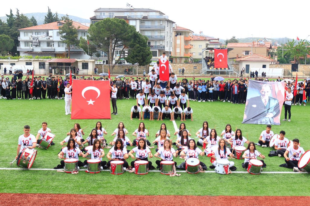19 Mayıs Atatürk'ü Anma, Gençlik ve Spor Bayramı İlçemizde Coşkuyla Kutlandı